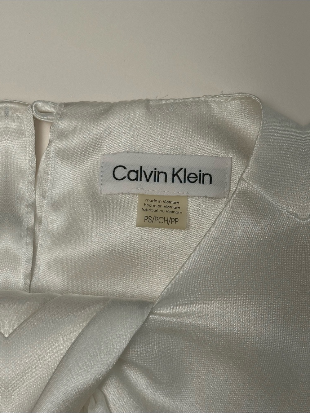 Calvin Klein White Satin Draped Twist Neck Sleeveless Blouse Minimalist Evening - Picture 2 of 6